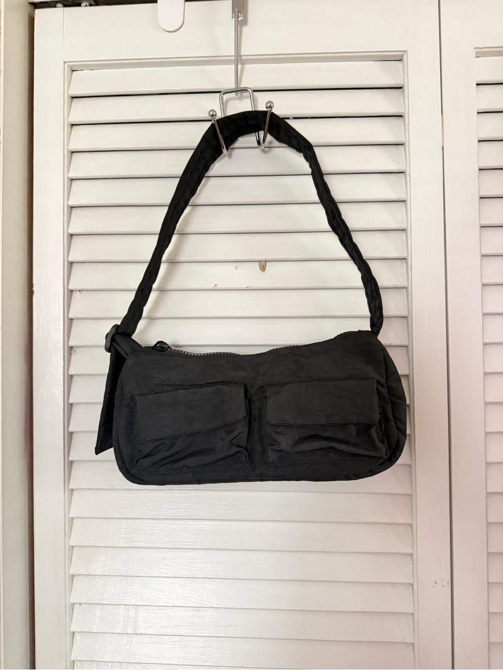 No boundaries Black Shoulder Bag with Front Pockets